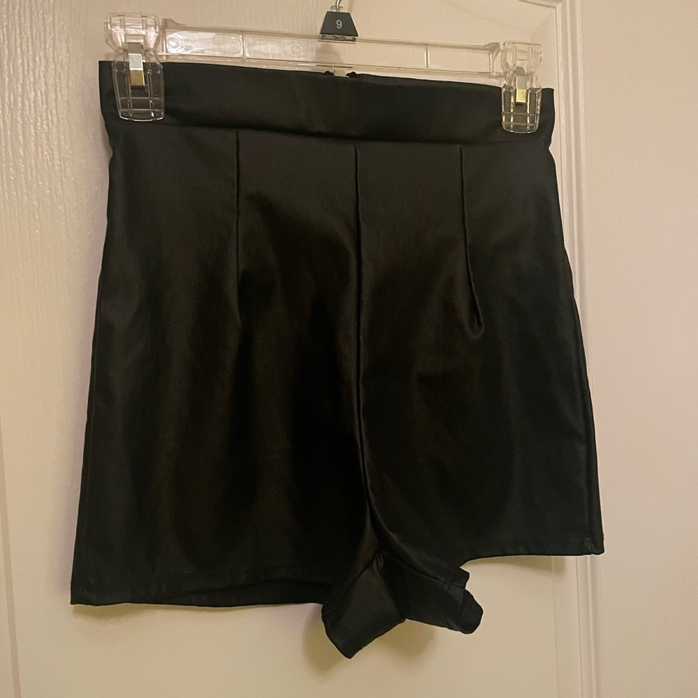 Windsor High Waist Black Shorts